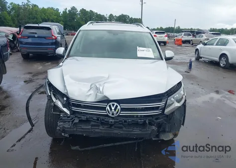 2017 Volkswagen Tiguan 2.0T Wolfsburg Edition z USA, uszkodzony, nr VIN WVGSV7AX4HK011237